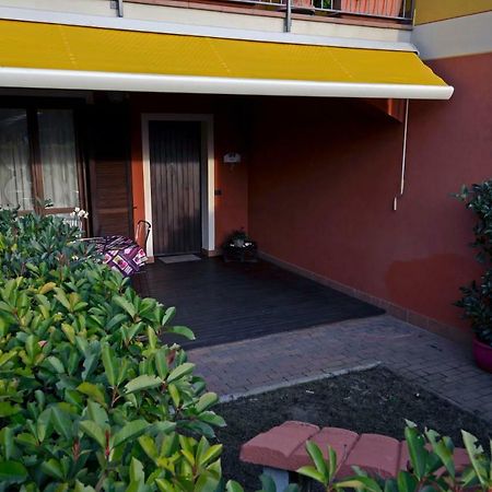 Erno Apartment Lesa Bagian luar foto