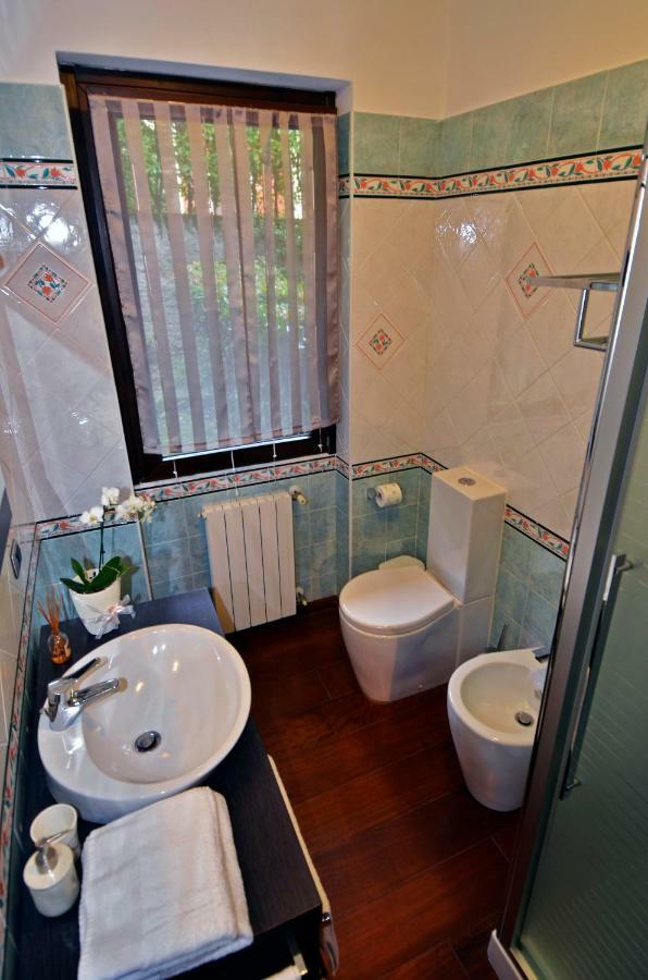 Erno Apartment Lesa Bagian luar foto